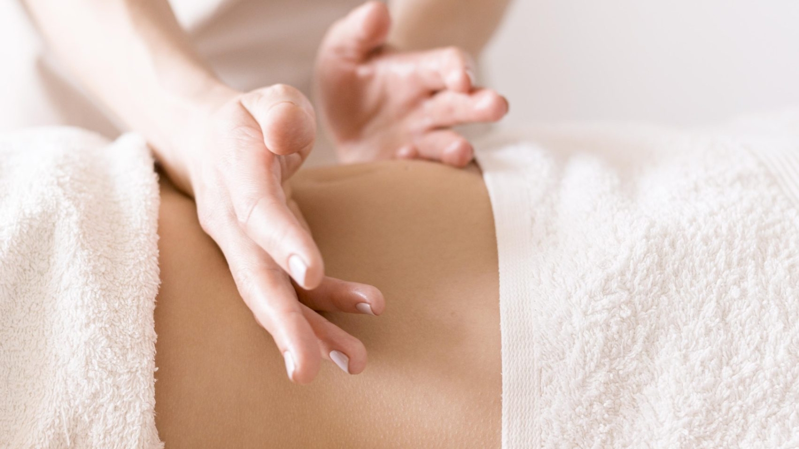 relaxing-abdomen-massage